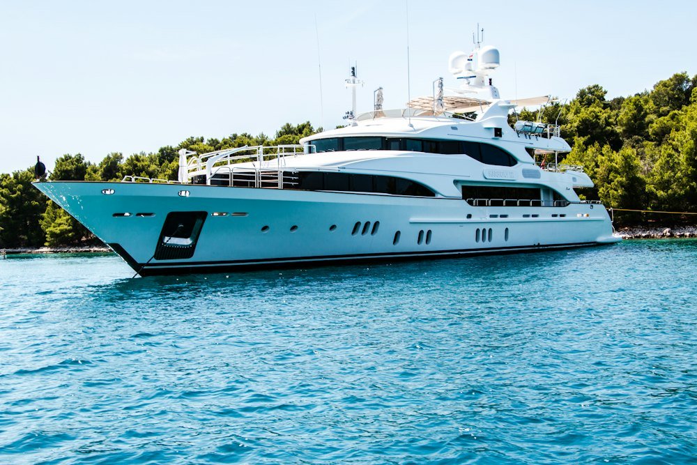 28 m motor yacht